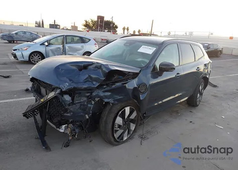 2025 Volvo Xc60 Plug-In Hybrid Plus, T8 Awd Electric/Gasoline, Dark z USA, uszkodzony, nr VIN YV4H60RC2S1074772